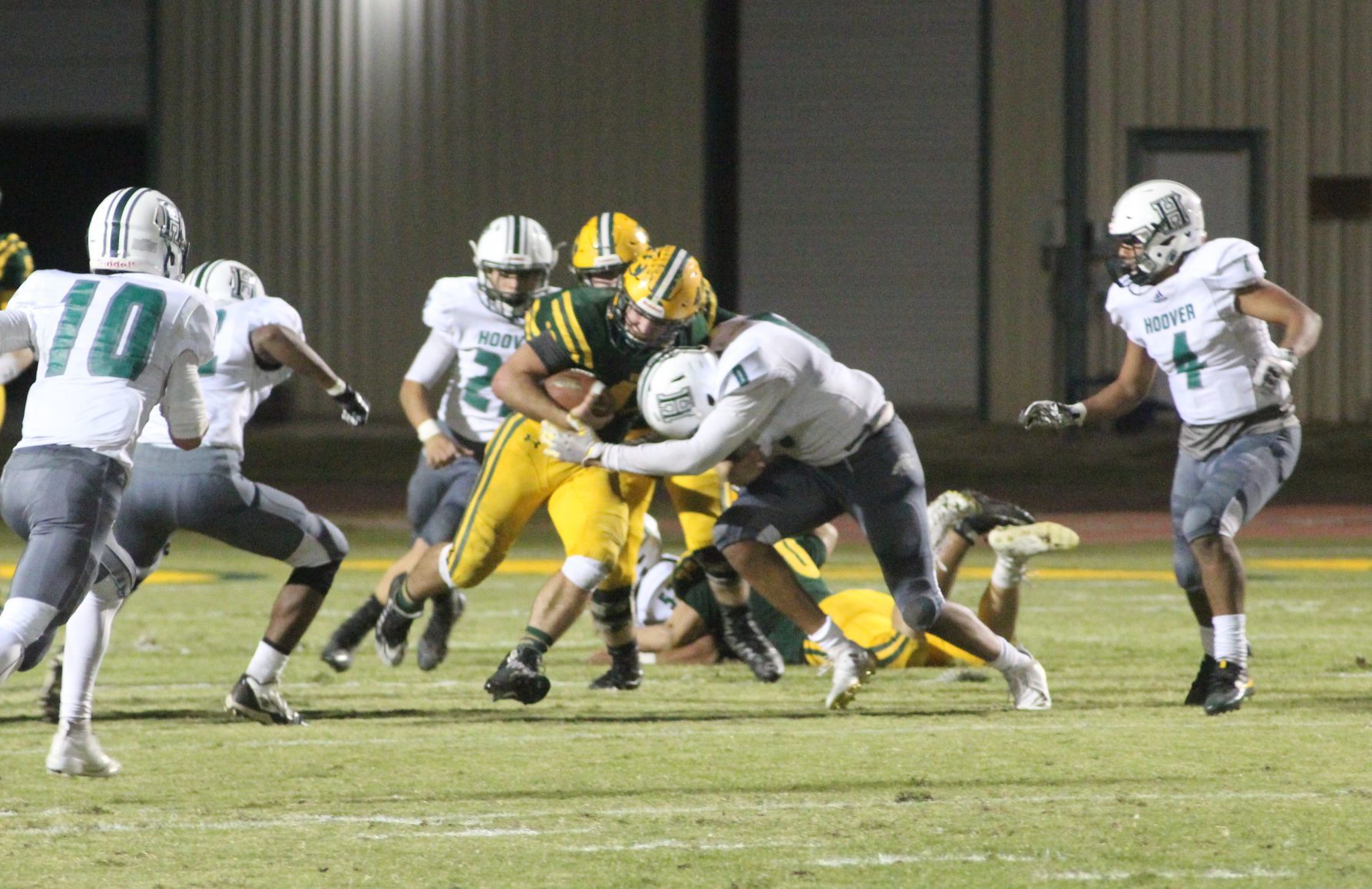 Kingsburg shuts down Hoover